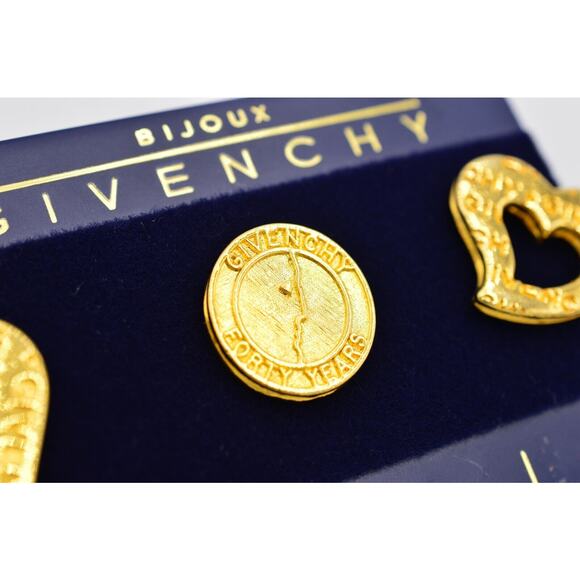 Givenchy 4G Vintage Logo Pin Lapels Tacs Set Heart Whistle Forty 40 Years Bin8 - Picture 3 of 10